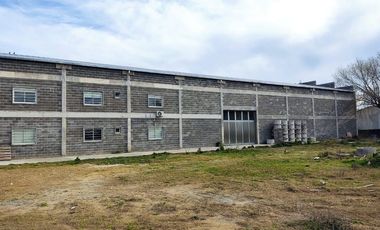 Galpónes 2000 m2 en total s/Lote 8600m2(108x80)a 100m Ruta11