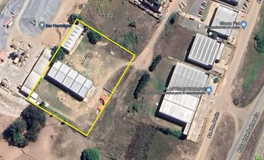 Galpónes 2000 m2 en total s/Lote 8600m2(108x80)a 100m Ruta11