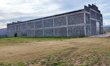 Galpónes 2000 m2 en total s/Lote 8600m2(108x80)a 100m Ruta11