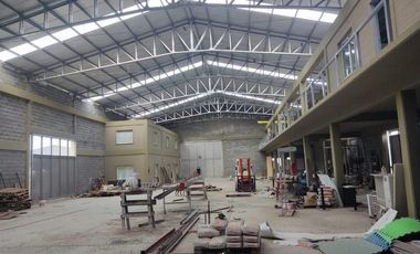 Galpónes 2000 m2 en total s/Lote 8600m2(108x80)a 100m Ruta11