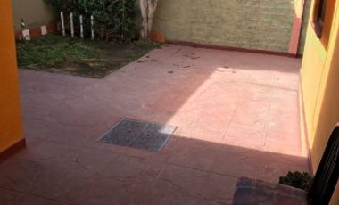 VENTA CASA 3 AMB. C/COCHERA Y PATIO. QUILMES SUR.