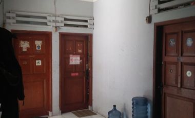 Kostan murah lt/lb: 200/350, bangunan 2 Lantai Kamar tidur 12 (kamar pribadi 5, kamar kost 7) Km 4 SHM