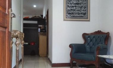 Kostan murah lt/lb: 200/350, bangunan 2 Lantai Kamar tidur 12 (kamar pribadi 5, kamar kost 7) Km 4 SHM