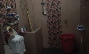 Kostan murah lt/lb: 200/350, bangunan 2 Lantai Kamar tidur 12 (kamar pribadi 5, kamar kost 7) Km 4 SHM