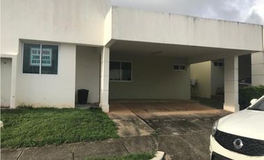 VENDO  CASA EN MIRADOR DEL MAR CHORRERA