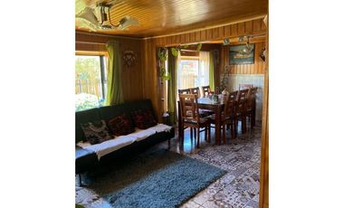 GRAN OPORTUNIDAD!!! Casa grande con cabaña y dos departamentos!!!