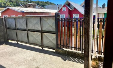 GRAN OPORTUNIDAD!!! Casa grande con cabaña y dos departamentos!!!