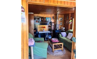 GRAN OPORTUNIDAD!!! Casa grande con cabaña y dos departamentos!!!