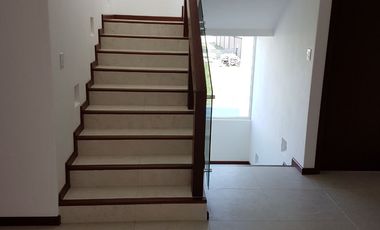 CASA EN RENTA EN  LOMAS DE ANGELOPOLIS $17,000