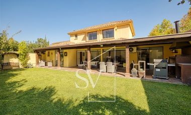 Casa en arriendo de 4 dorm. en Lo Barnechea