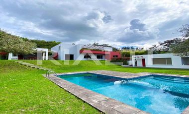 Venta casa 300m con piscina en Tumbaco Cununyacu