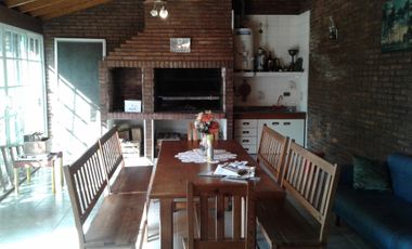Venta de casa de 5 ambientes San Justo