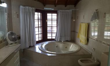 Venta de casa de 5 ambientes San Justo