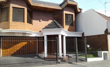 Venta de casa de 5 ambientes San Justo