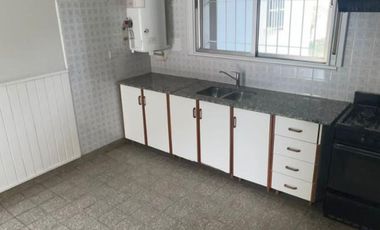 SE VENDE HERMOSA CASA CENTRICA – C. DE PATAGONES