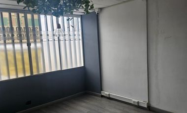 casa en arriendo en la castellana. Cod A8408243