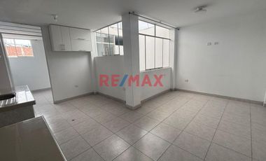 Venta De Departamento Duplex Urb. Mochica Con Potencial De Negocio