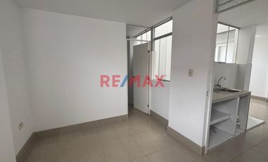 Venta De Departamento Duplex Urb. Mochica Con Potencial De Negocio