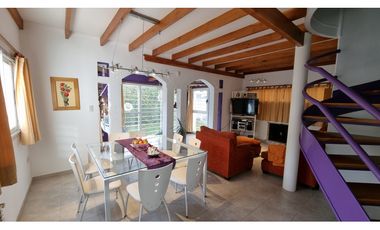 Chalet de 4 ambientes con cochera doble y parque. Zona Chauvin.
