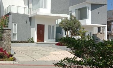 RUMAH MEWAH ALA VILLA SEJUK MURAH ASRI DKT UNPAD ITB DI JATINANGOR