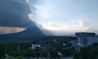 RUMAH MEWAH ALA VILLA SEJUK MURAH ASRI DKT UNPAD ITB DI JATINANGOR