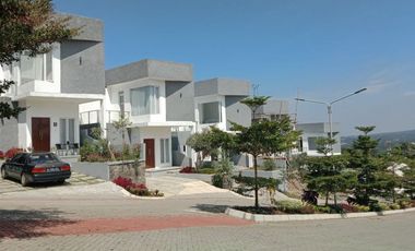 RUMAH MEWAH ALA VILLA SEJUK MURAH ASRI DKT UNPAD ITB DI JATINANGOR