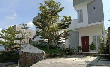 RUMAH MEWAH ALA VILLA SEJUK MURAH ASRI DKT UNPAD ITB DI JATINANGOR