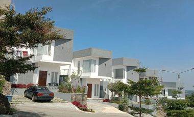 RUMAH MEWAH ALA VILLA SEJUK MURAH ASRI DKT UNPAD ITB DI JATINANGOR