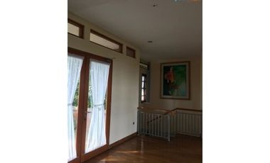 Dijual villa murah dilokasi wisata di Mekarwangi Lembang