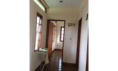 Dijual villa murah dilokasi wisata di Mekarwangi Lembang
