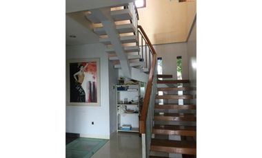 Dijual villa murah dilokasi wisata di Mekarwangi Lembang