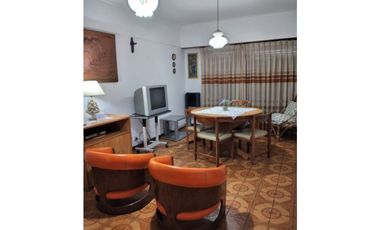 Departamento 2 amb con cochera. Zona Varese