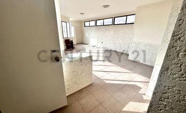 SE ARRIENDA HERMOSA CASA DE 3 NIVELES SECTOR AV. BRASIL.