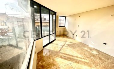 SE ARRIENDA HERMOSA CASA DE 3 NIVELES SECTOR AV. BRASIL.