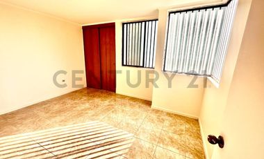 SE ARRIENDA HERMOSA CASA DE 3 NIVELES SECTOR AV. BRASIL.