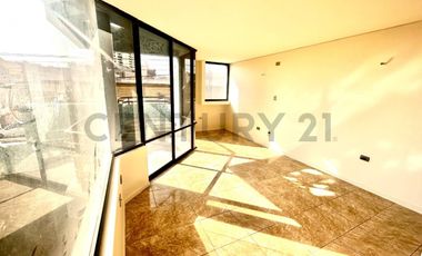 SE ARRIENDA HERMOSA CASA DE 3 NIVELES SECTOR AV. BRASIL.