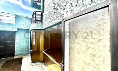 SE ARRIENDA HERMOSA CASA DE 3 NIVELES SECTOR AV. BRASIL.