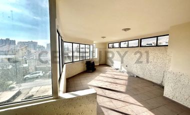 SE ARRIENDA HERMOSA CASA DE 3 NIVELES SECTOR AV. BRASIL.
