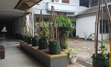 HOTEL  44 KAMAR LOKASI STRATEGIS DI JALAN UTAMA KARAWANG