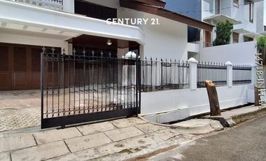 Disewakan Hunian Luas  Nyaman Dekat Mall Di Pondok Indah