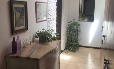 Amplia Casa en Alquiler Temporario Golf Nuevo, Pinamar: 5 Dormitorios, Gran Jardin y Galeria Cubierta