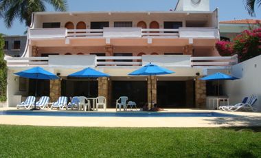 CASA EN VENTA A LA ORILLA DEL LAGO EN TEQUESQUITENGO, MORELOS.