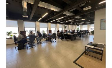 ARRIENDO GRAN E ILUMINADA OFICINA