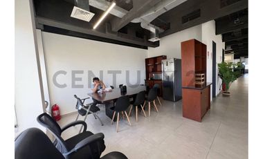 ARRIENDO GRAN E ILUMINADA OFICINA