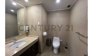 ARRIENDO GRAN E ILUMINADA OFICINA