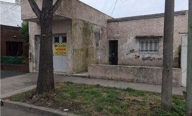VENTA CASA A RECICLAR SOBRE LOTE 10X43 APTO EMPRENDIMIENTOS