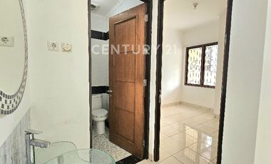 Rumah Besar 1 Lantai Di Cluster Ifolia, Harapan Indah, Bekasi