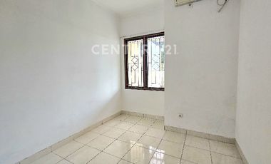 Rumah Besar 1 Lantai Di Cluster Ifolia, Harapan Indah, Bekasi