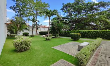 apartamento en arriendo en prados del este. Cod A28776