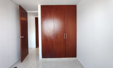 apartamento en arriendo en prados del este. Cod A28776